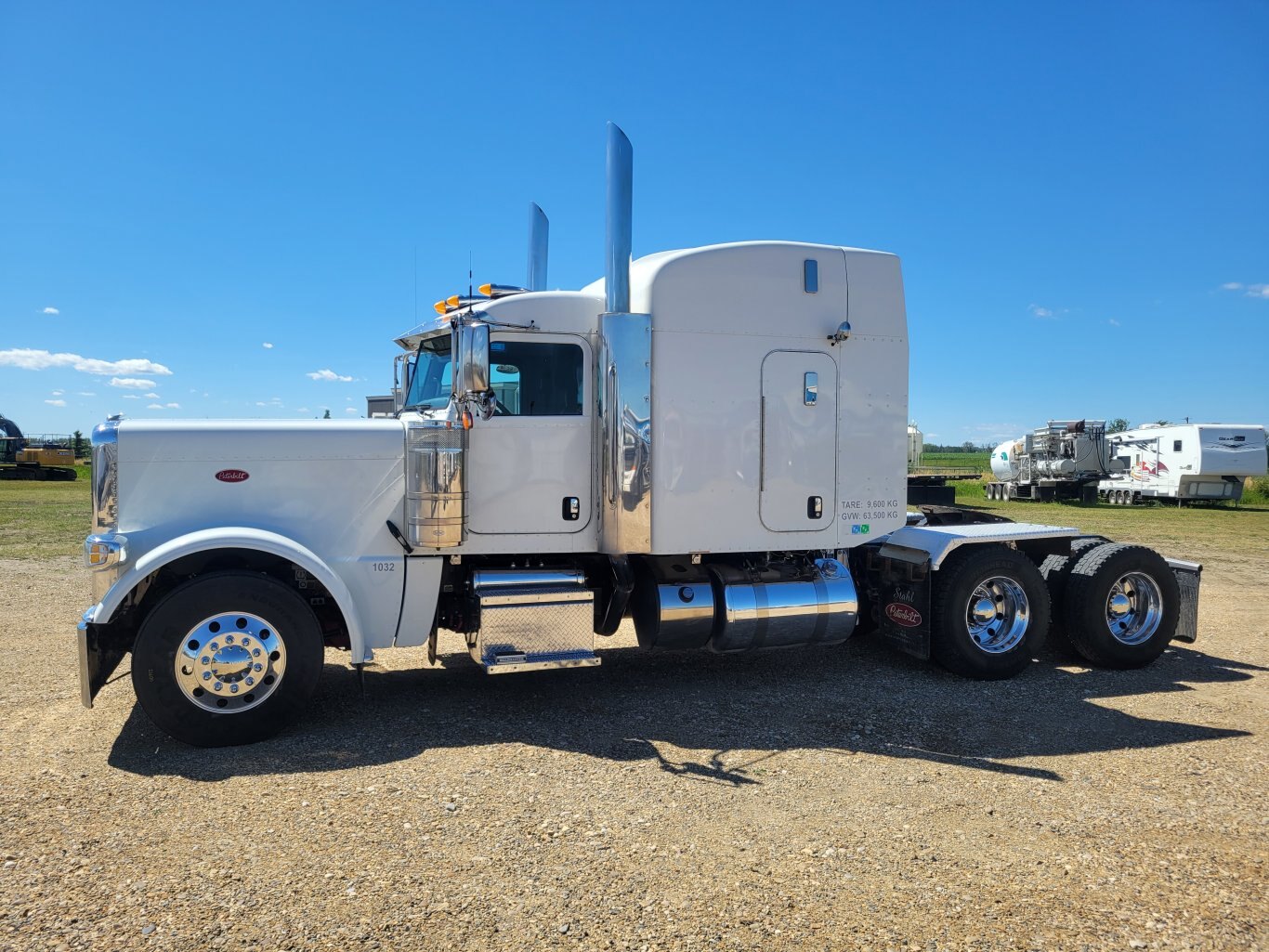 2022 Peterbilt 389 T/A Sleeper Truck Tractor