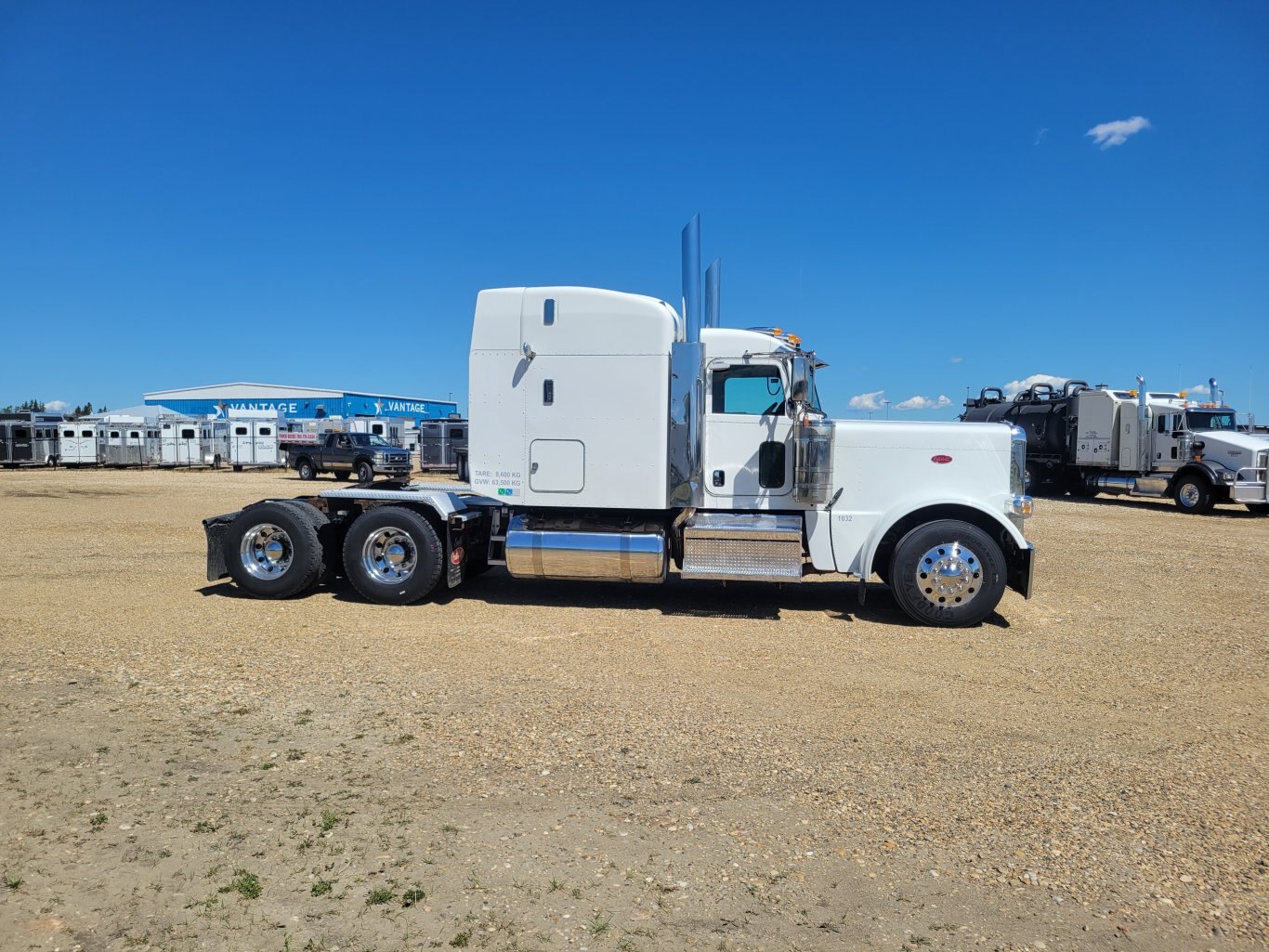 2022 Peterbilt 389 T/A Sleeper Truck Tractor