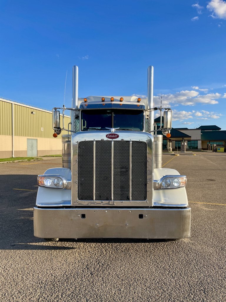 2020 Peterbilt 389 T/A Sleeper Truck Tractor