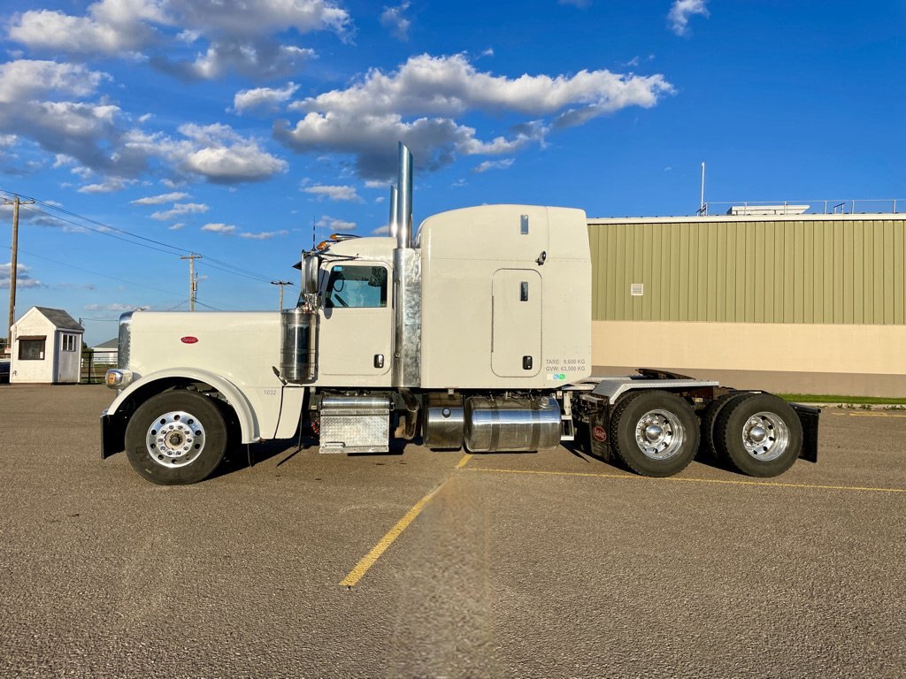 2020 Peterbilt 389 T/A Sleeper Truck Tractor