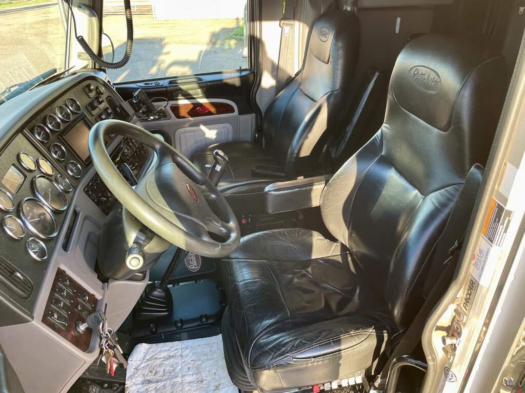 2020 Peterbilt 389 T/A Sleeper Truck Tractor