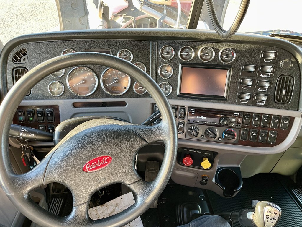 2020 Peterbilt 389 T/A Sleeper Truck Tractor