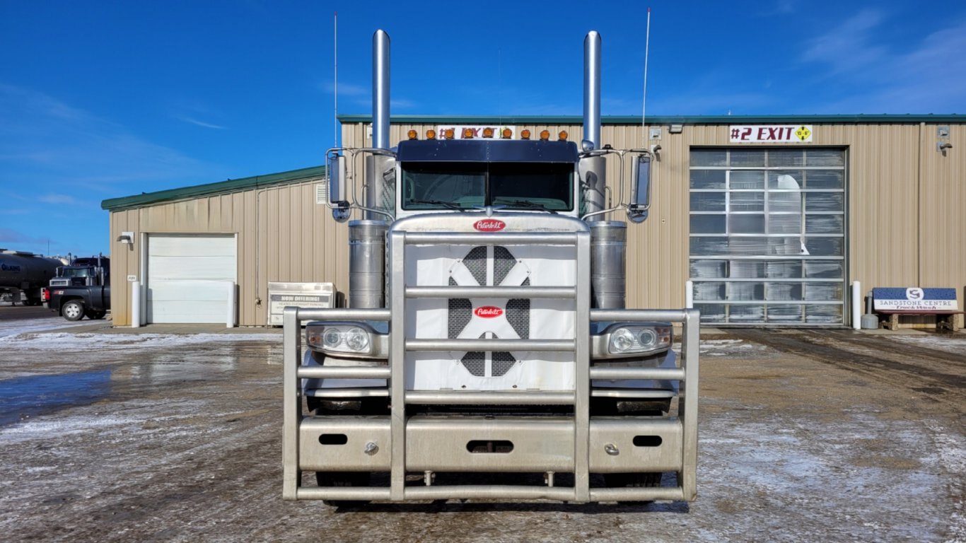 2009 Peterbilt 388 T/A Sleeper Truck Tractor