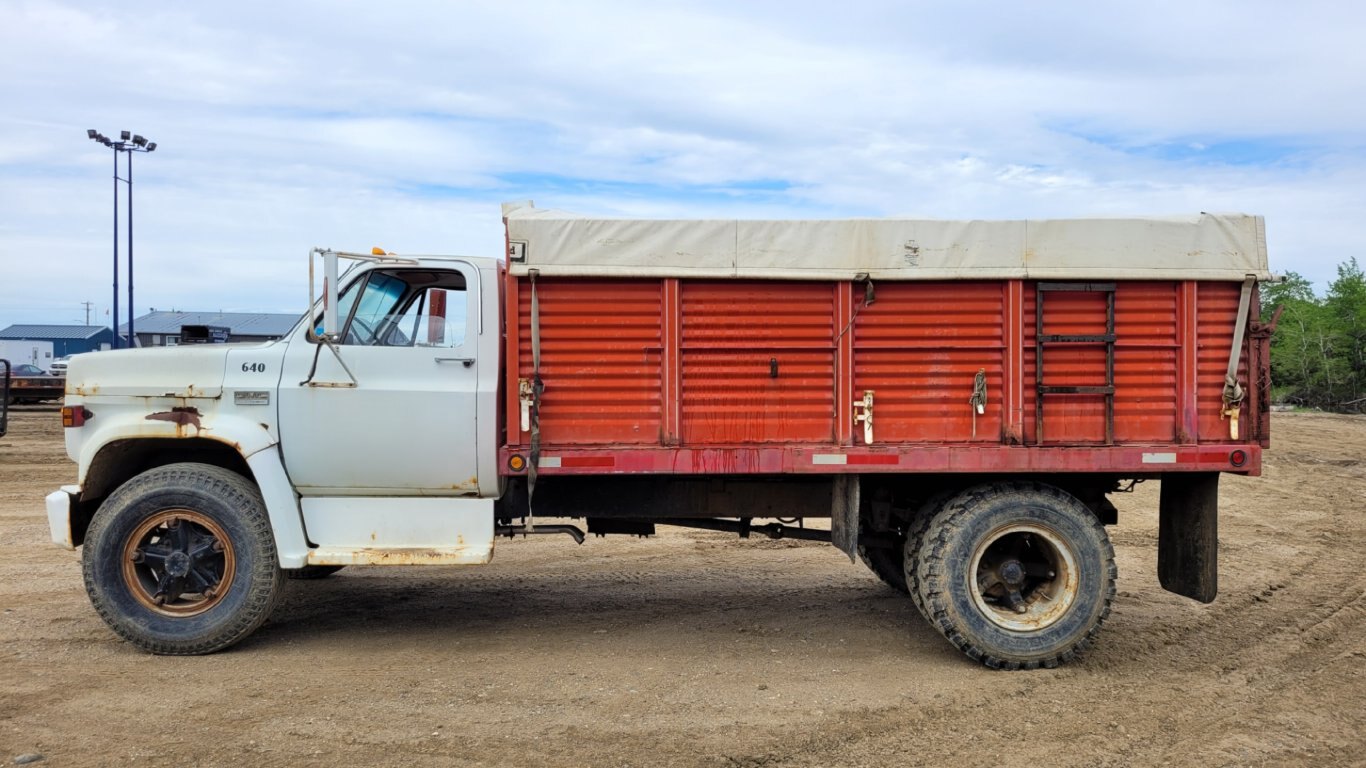 GMC S/A Dump Truck