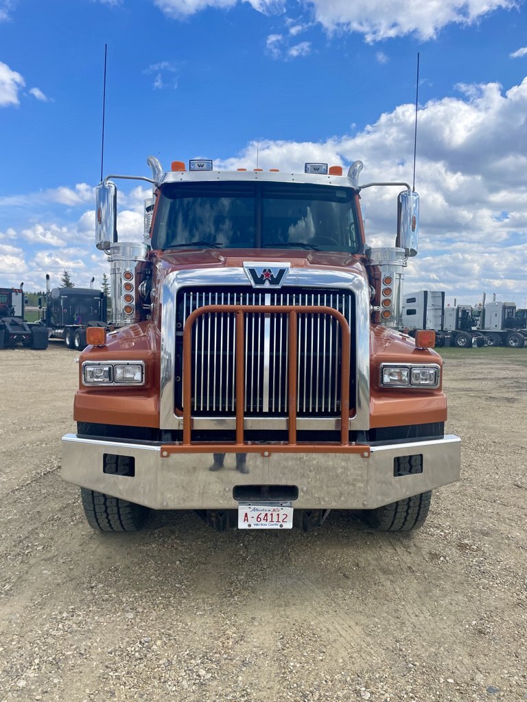 2018 Western Star 4900 Tridrive Sleeper Truck Tractor