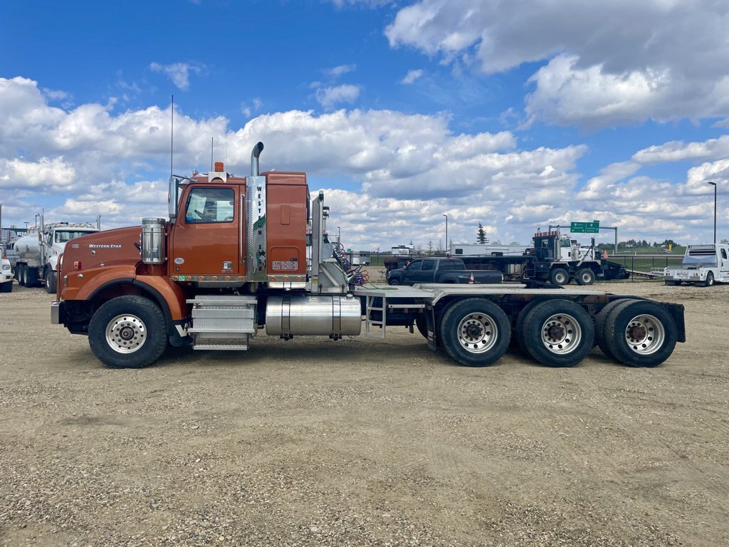 2018 Western Star 4900 Tridrive Sleeper Truck Tractor