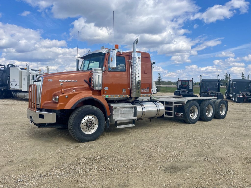 2018 Western Star 4900 Tridrive Sleeper Truck Tractor