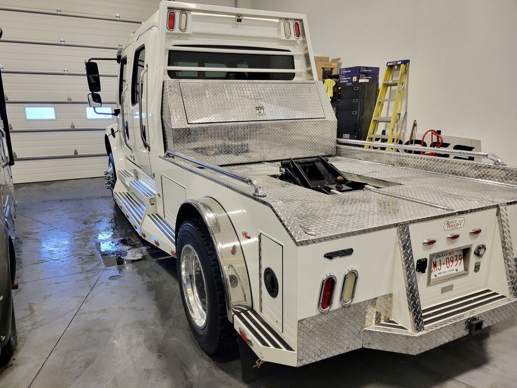 2007 Freightliner M2 106 S/A Crew Cab Truck Tractor