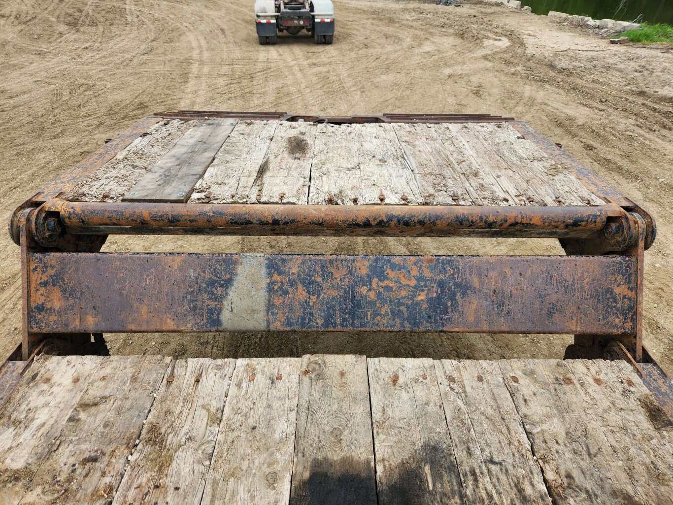 2006 Gerry's 40 Ton Tridem Scissorneck Lowboy Trailer