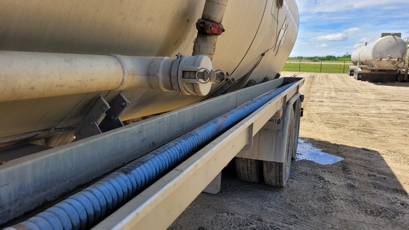 2009 Heil TC 407 Aluminum Super B Tank Trailers