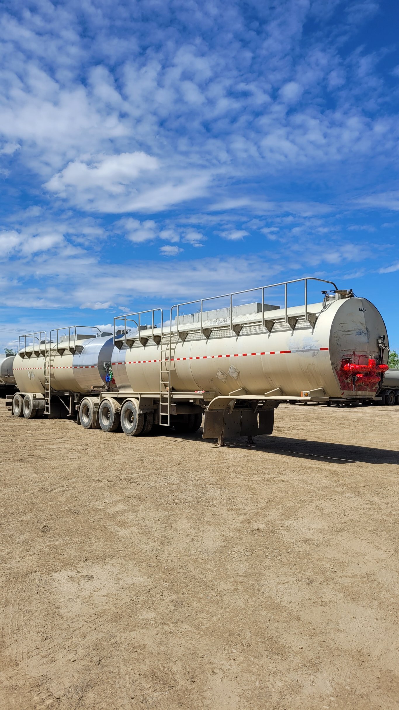 2009 Heil TC 407 Aluminum Super B Tank Trailers