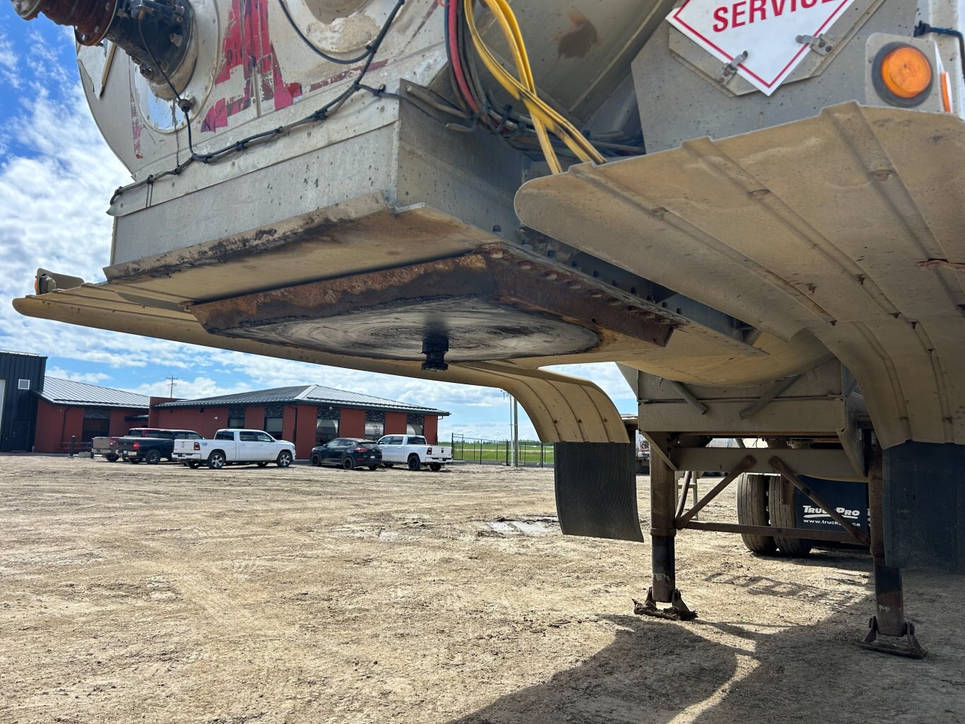 2009 Brenner TC 407 Aluminum Super B Tank Trailers