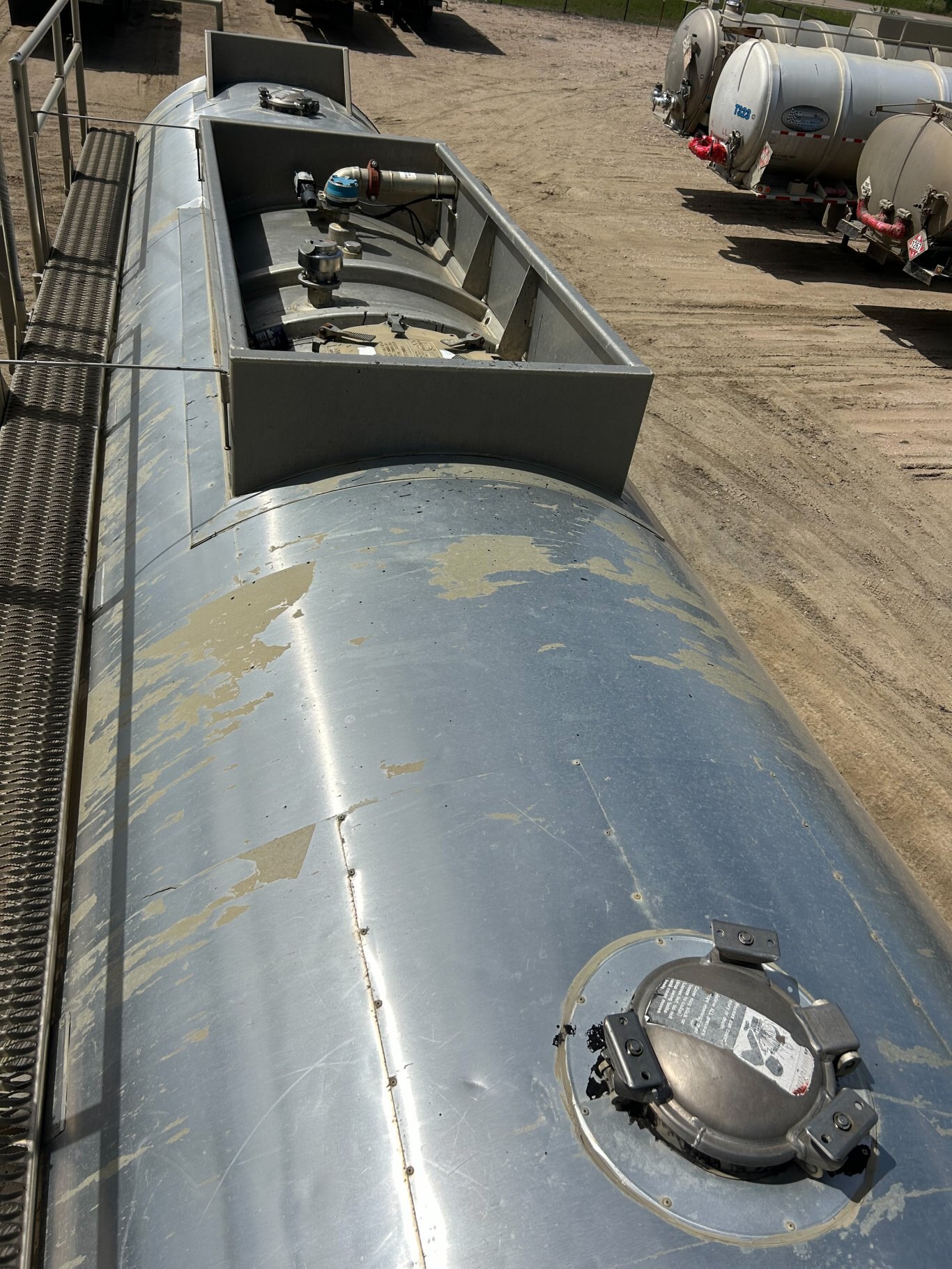 2009 Brenner TC 407 Aluminum Super B Tank Trailers