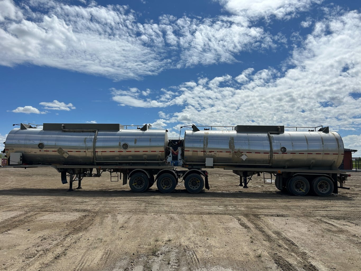 2009 Brenner TC 407 Aluminum Super B Tank Trailers