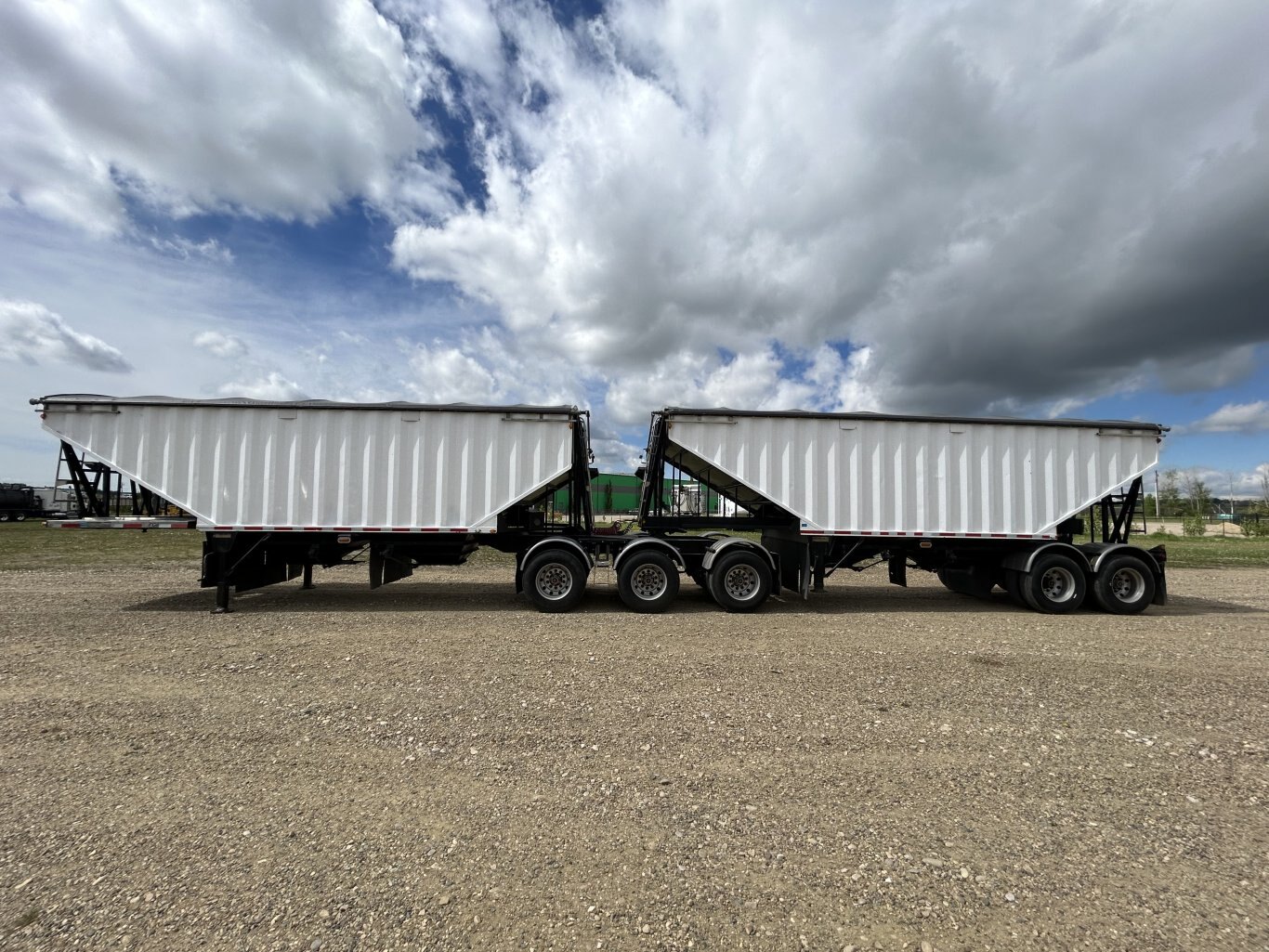 2009 Lode King Steel Super B Grain Trailer