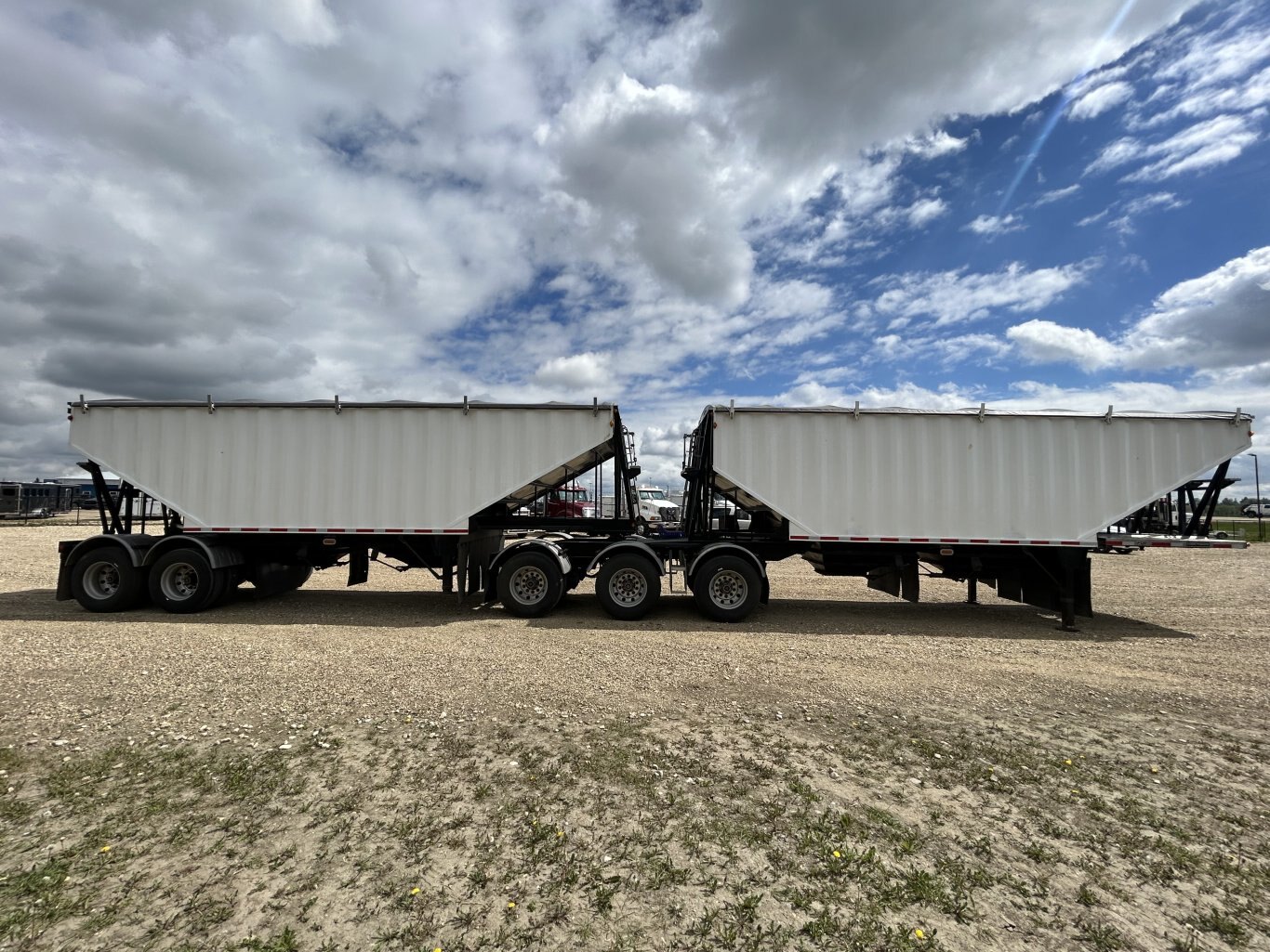 2009 Lode King Steel Super B Grain Trailer