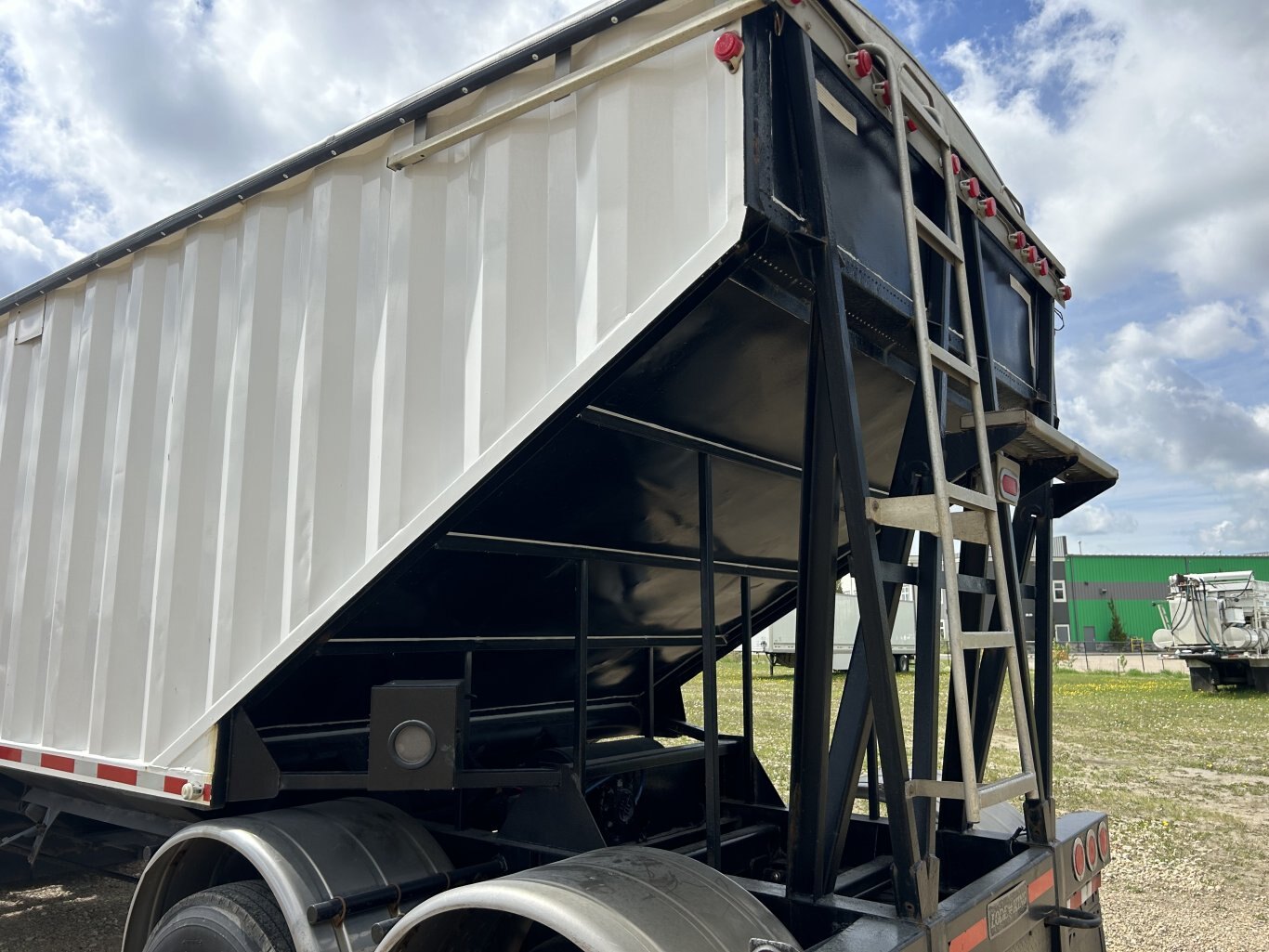 2009 Lode King Steel Super B Grain Trailer