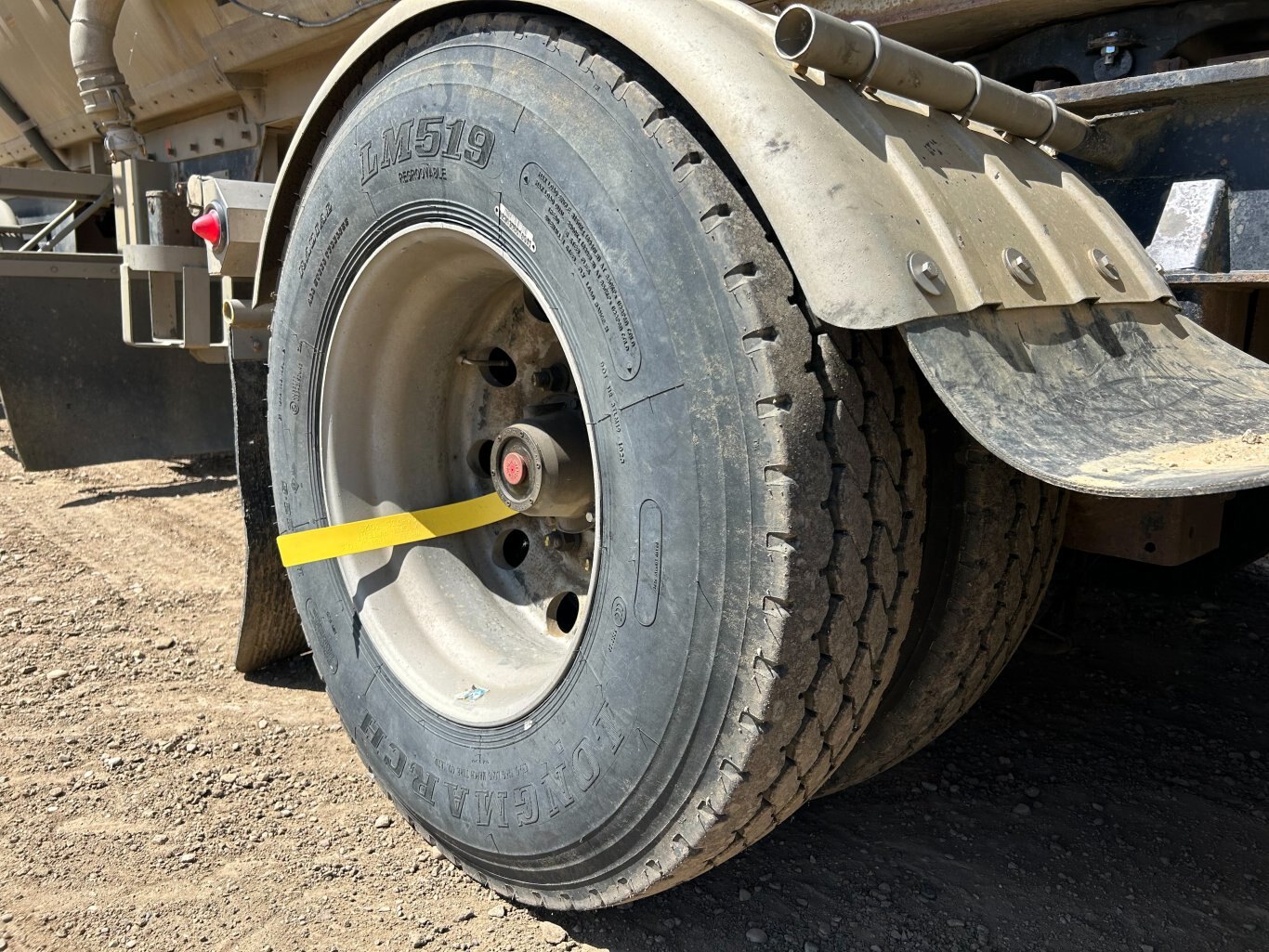 2014 Tremcar TC 406 Aluminum Super B Tank Trailer