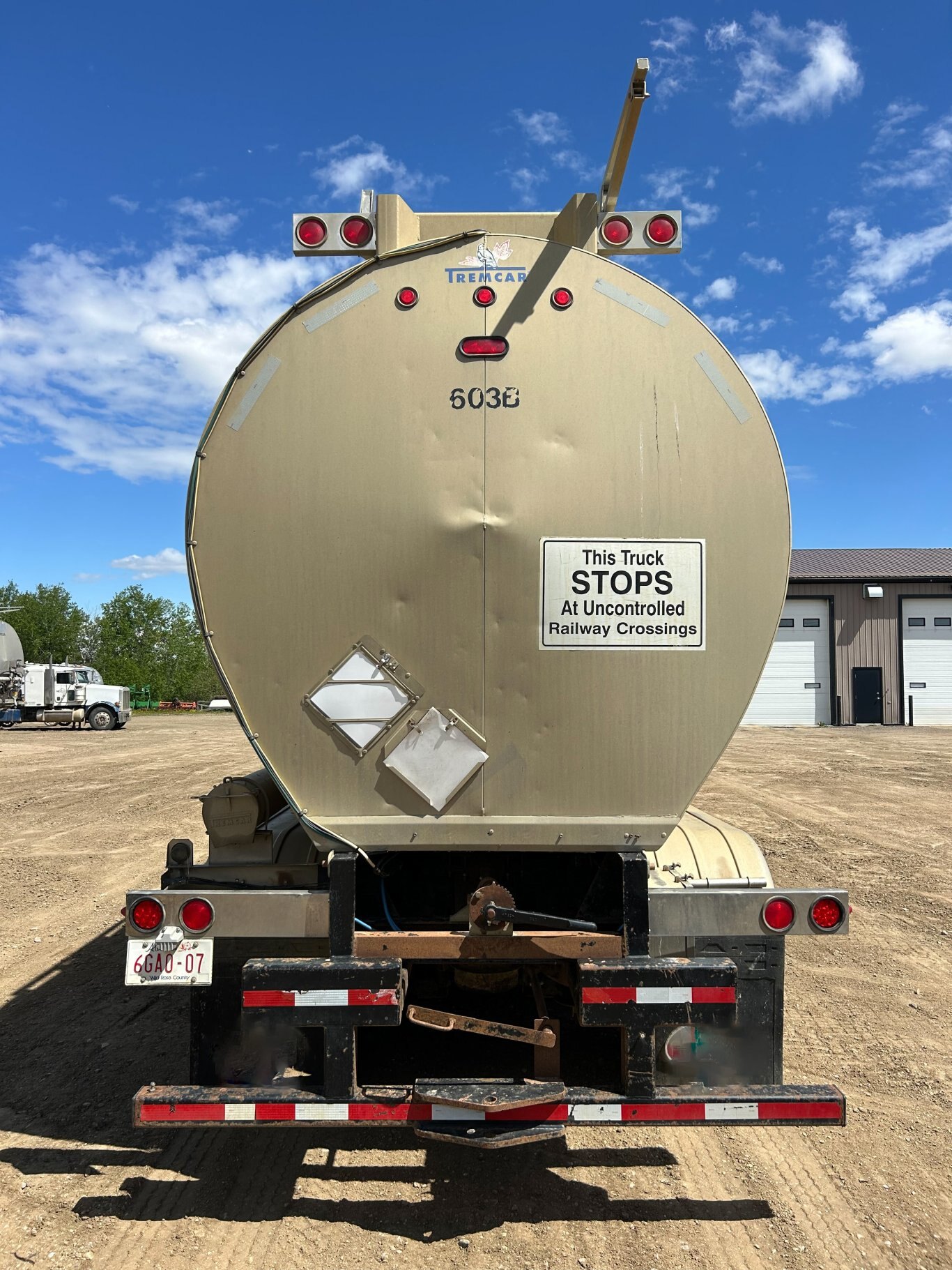 2014 Tremcar TC 406 Aluminum Super B Tank Trailer