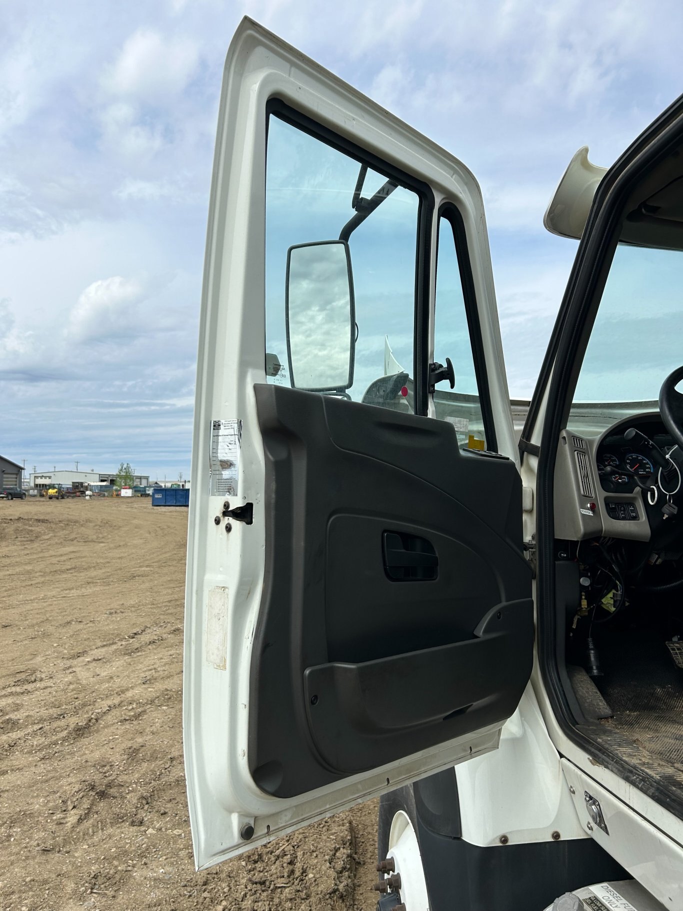 2013 International 7400 Hi Rail Spray Truck