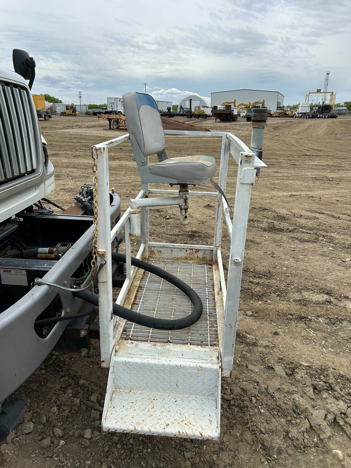 2013 International 7400 Hi Rail Spray Truck