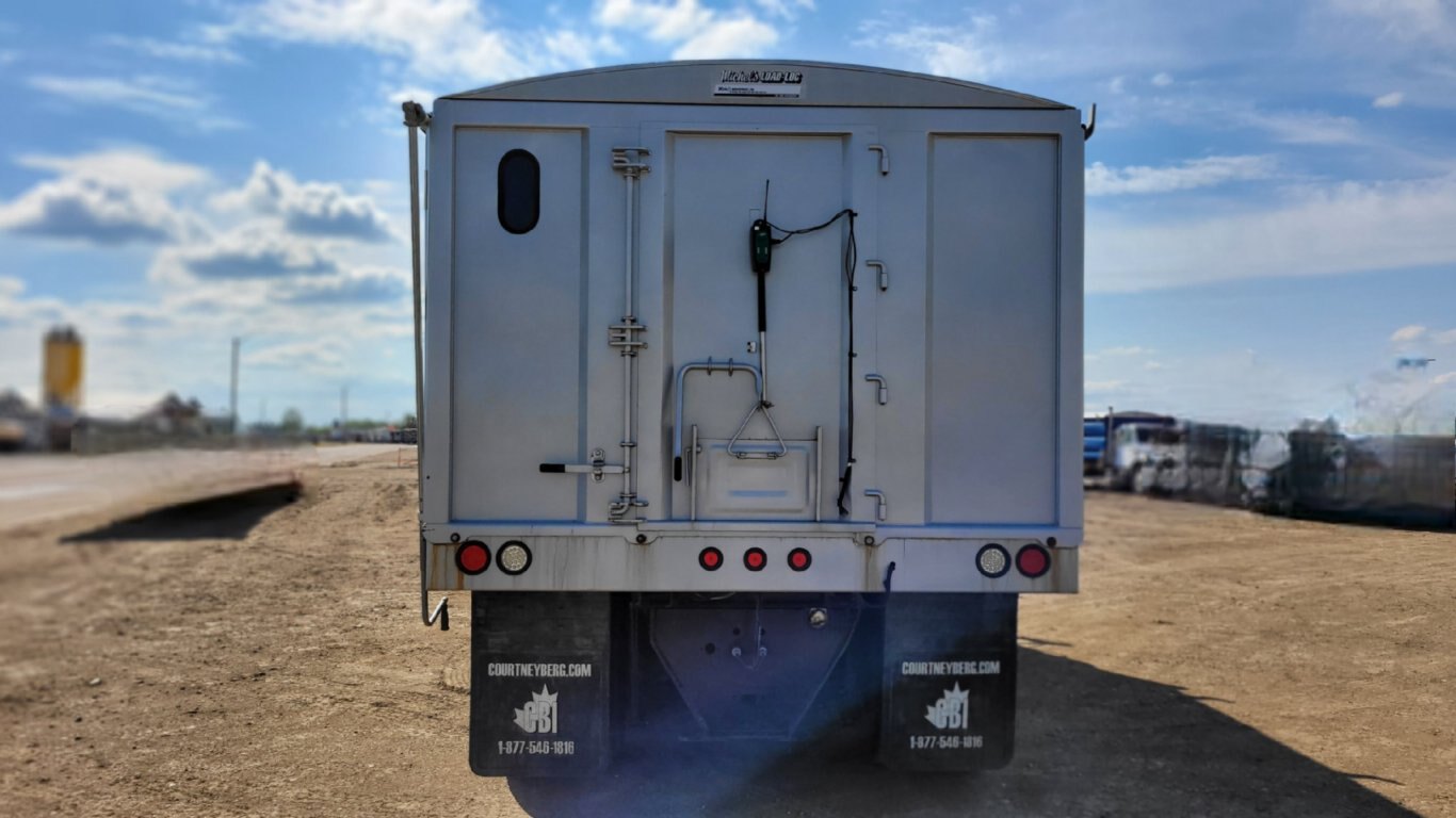 2004 Peterbilt 378 Grain Silage Truck