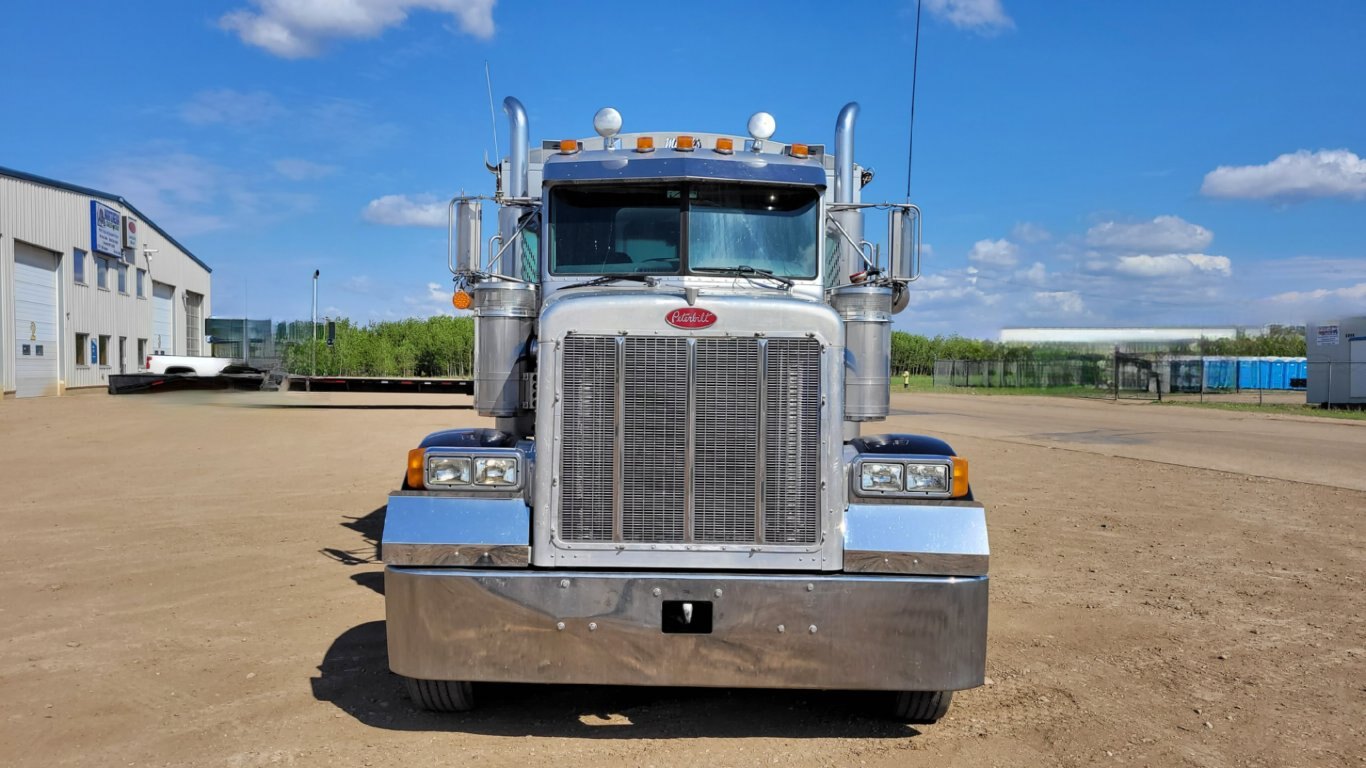 2004 Peterbilt 378 Grain Silage Truck