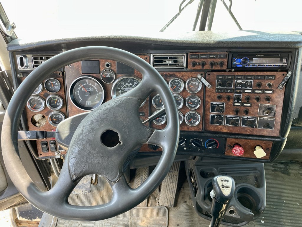 2004 Kenworth T800 8x4 54 Ft Flushby Rig