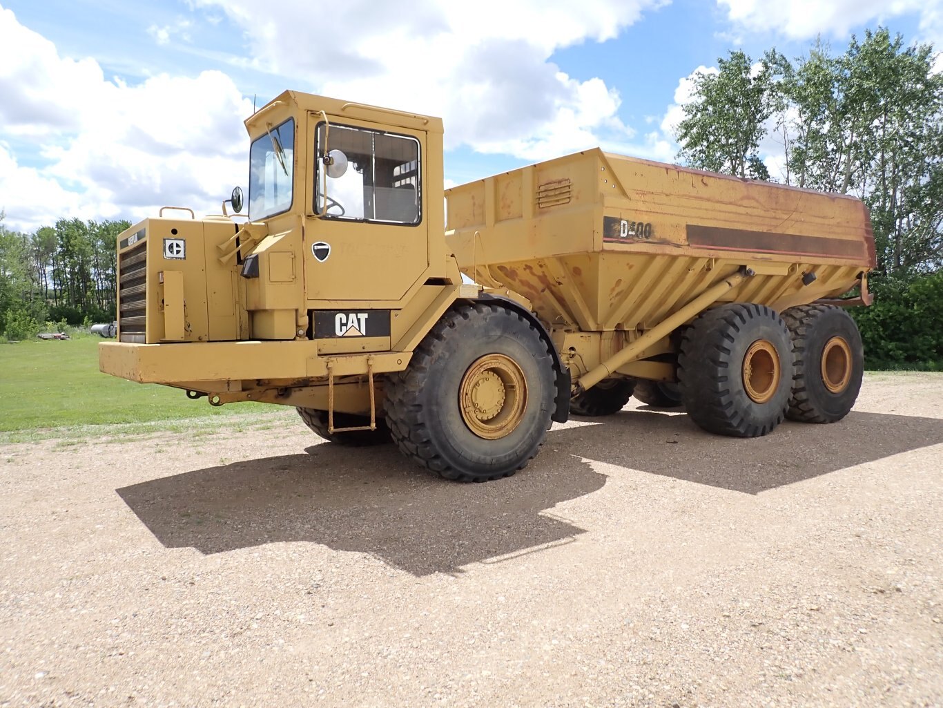 1988 Caterpillar D400 Articulated Dump Truck