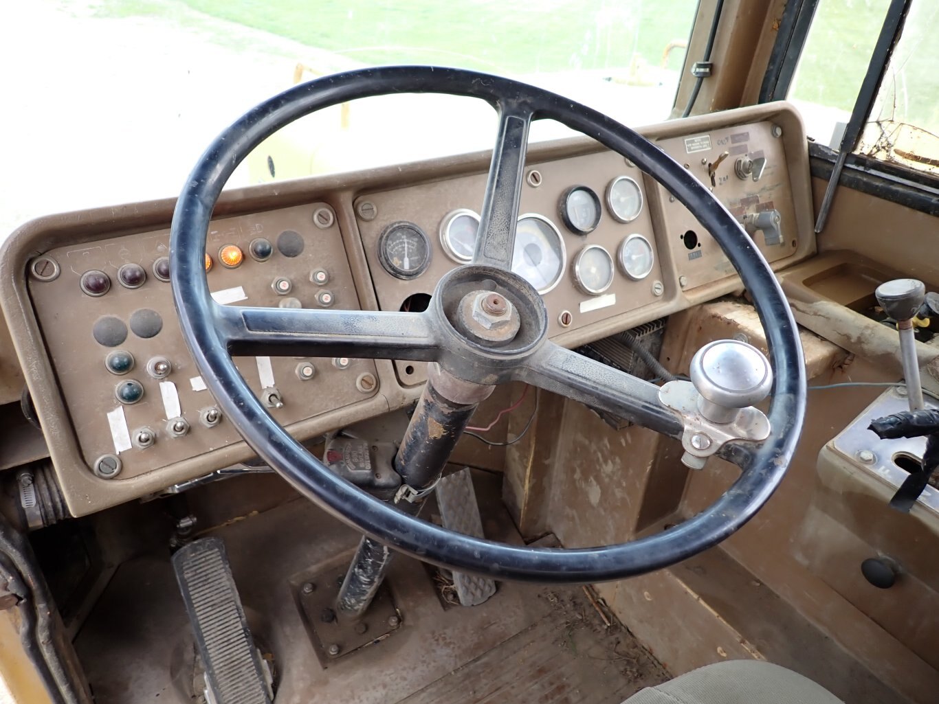 1988 Caterpillar D400 Articulated Dump Truck