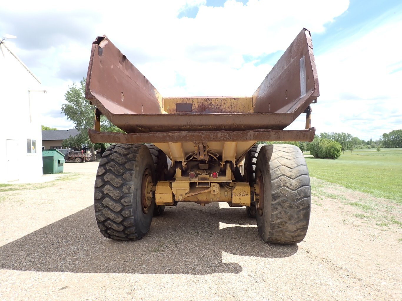 1988 Caterpillar D400 Articulated Dump Truck