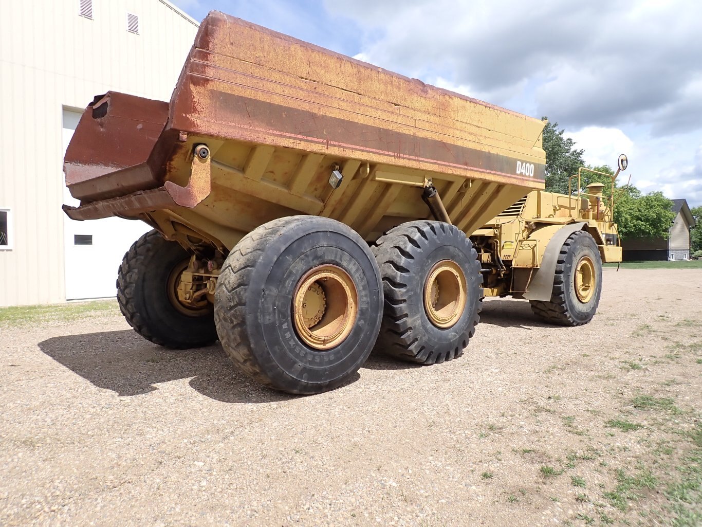 1988 Caterpillar D400 Articulated Dump Truck