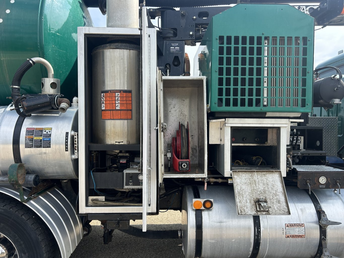 2007 Freightliner T/A FLD Hydro sewer vac