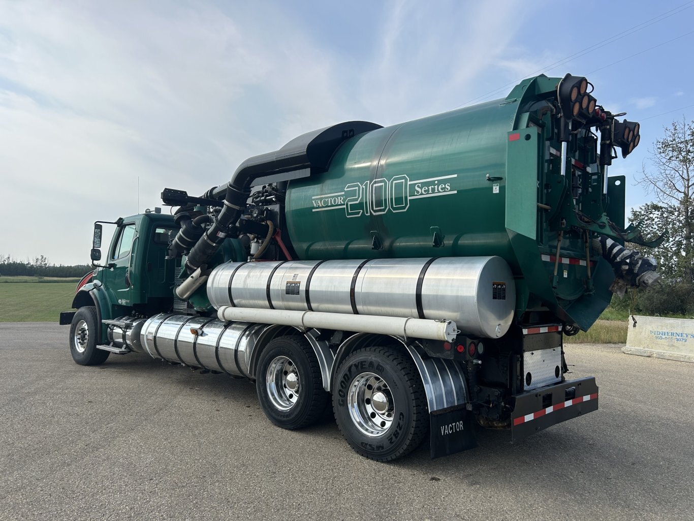 2007 Freightliner T/A FLD Hydro sewer vac