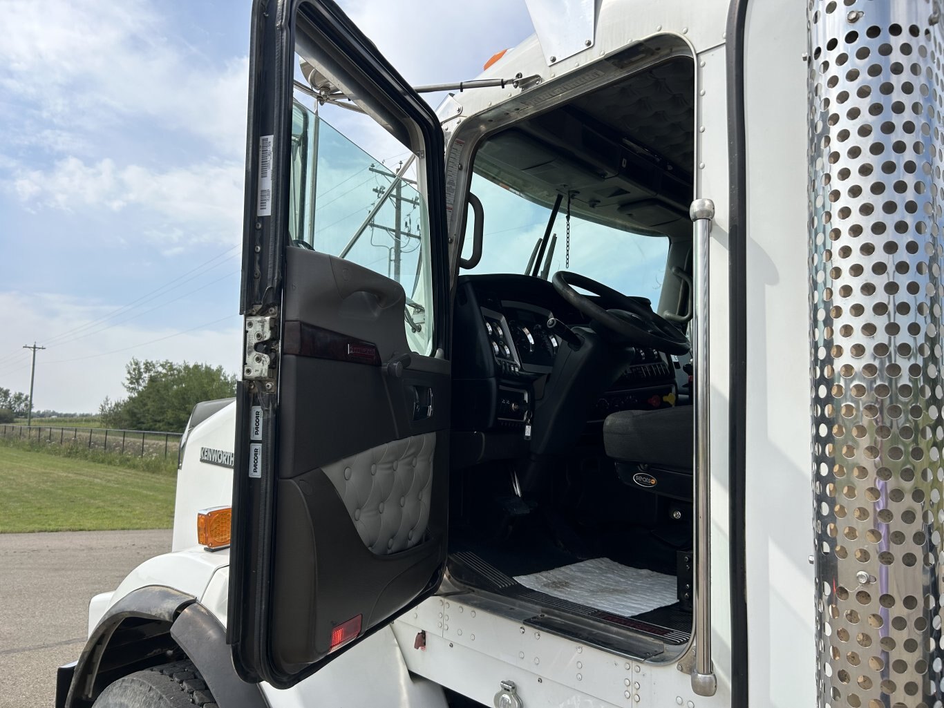 2013 Kenworth T800 T/A Cab and Chassis