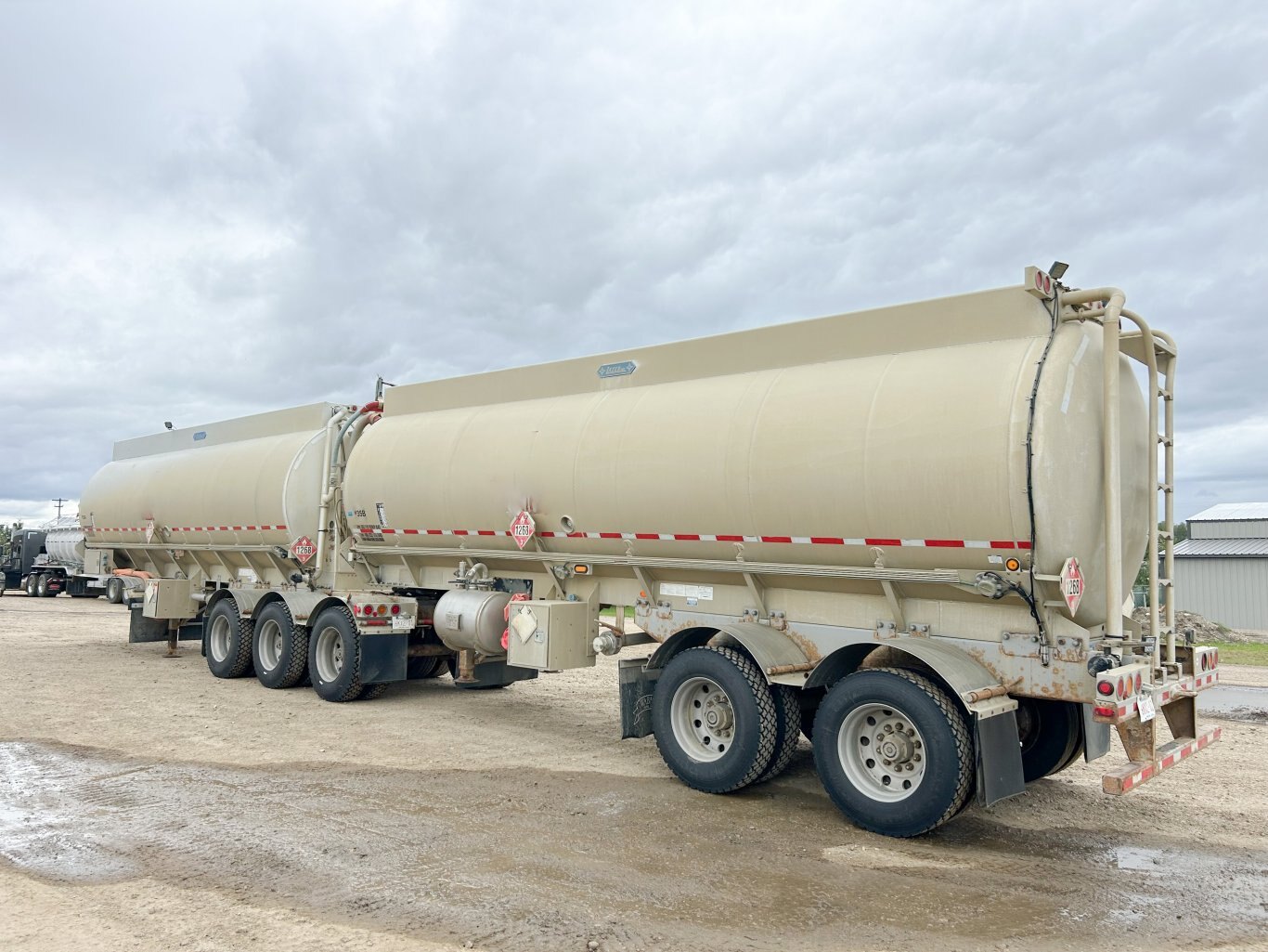 2014 Advance TC407 Aluminum Super B Tank Trailers