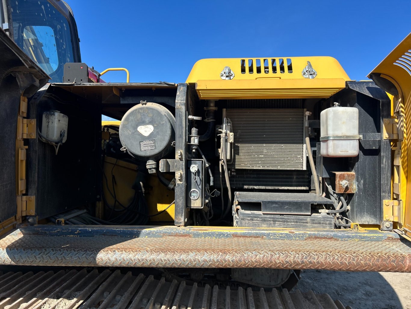 2005 John Deere 270C LC Excavator w/ Thumb