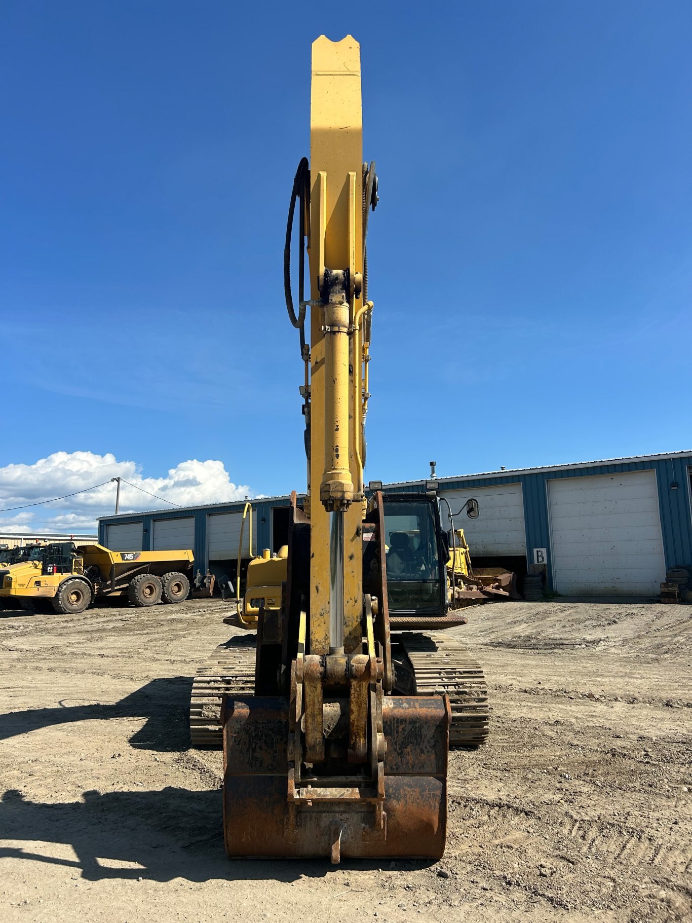 2005 John Deere 270C LC Excavator w/ Thumb