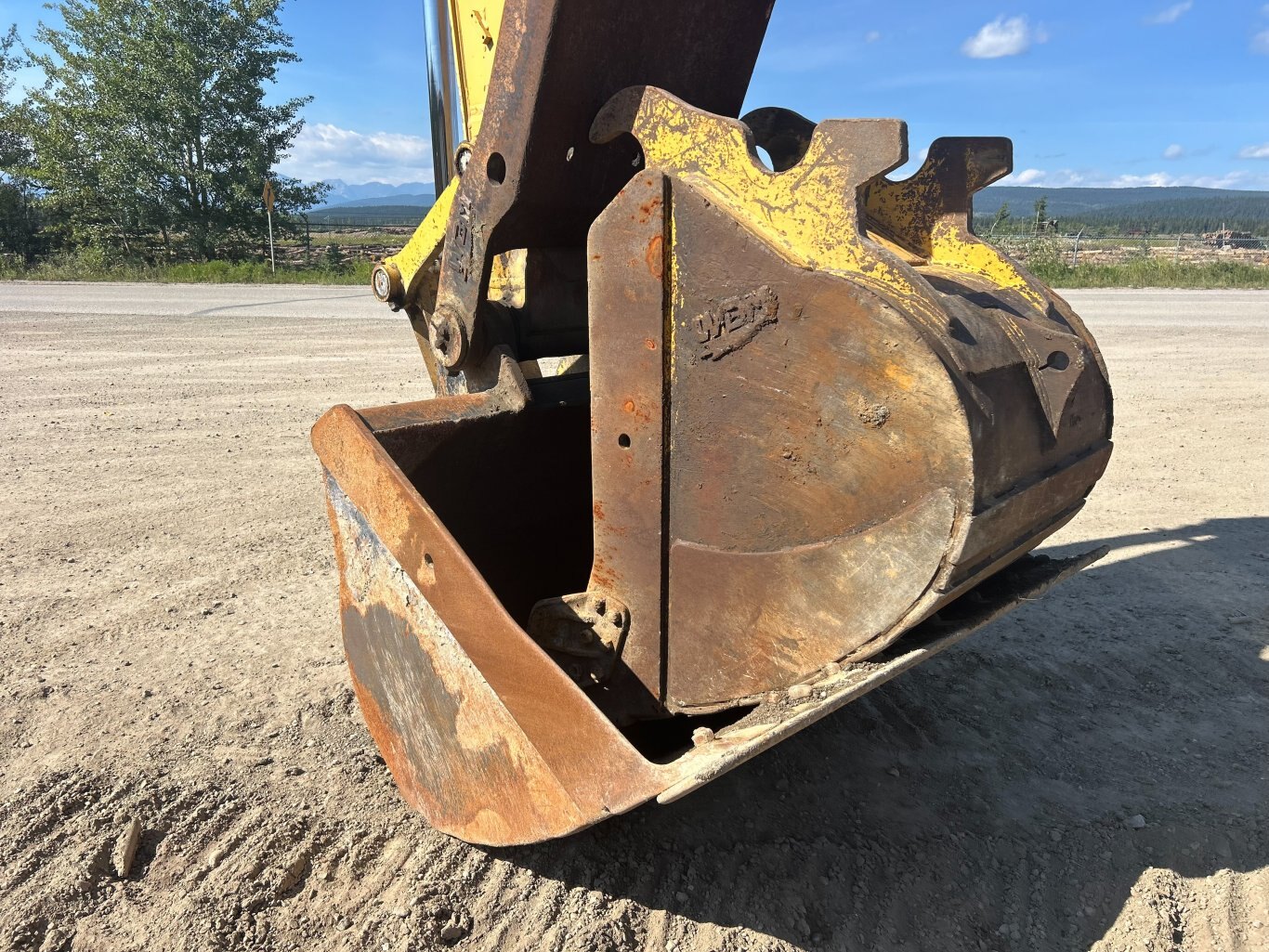 2005 John Deere 270C LC Excavator w/ Thumb