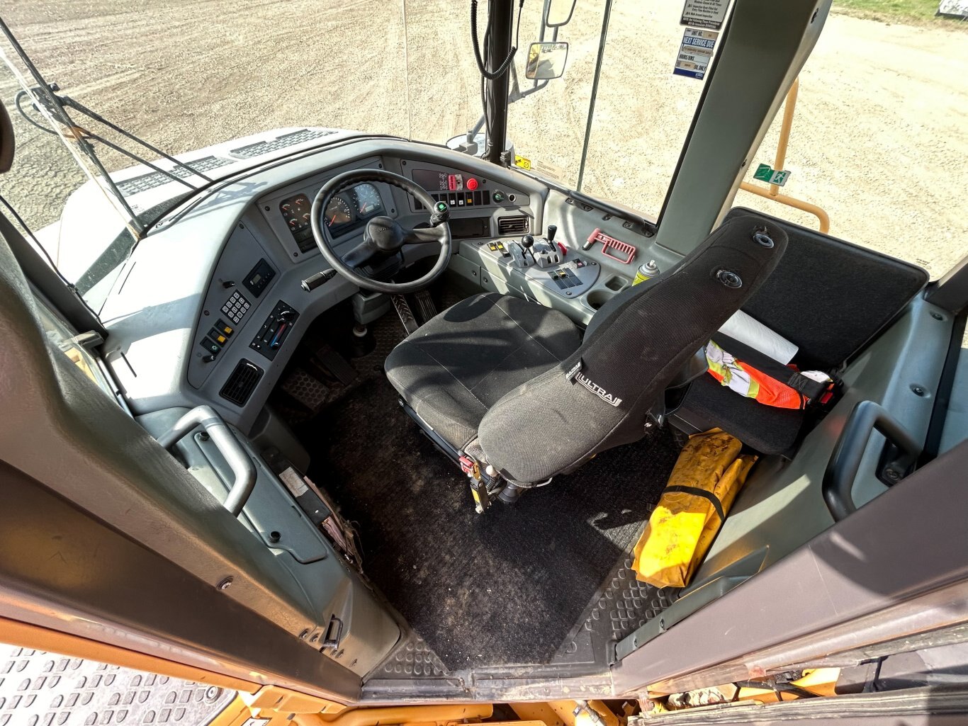 2005 Volvo A30D Articulating Dump Truck