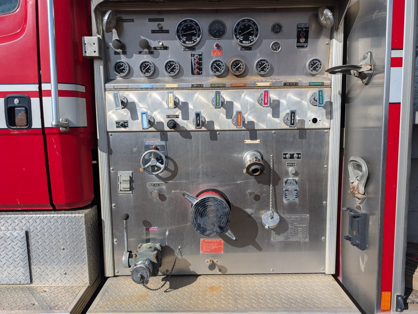 1995 HUB Fire Engine & Equipment Ltd. Pumper Truck