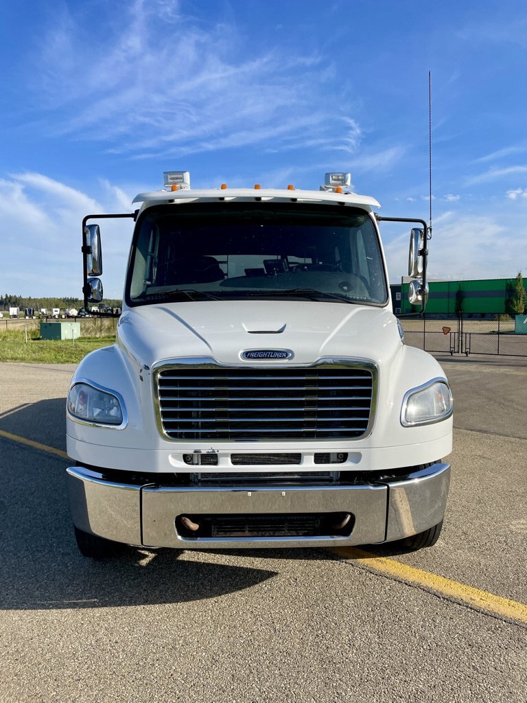 2018 Freightliner M2 106 Western Hauler Sport Chassis 4x2 Truck