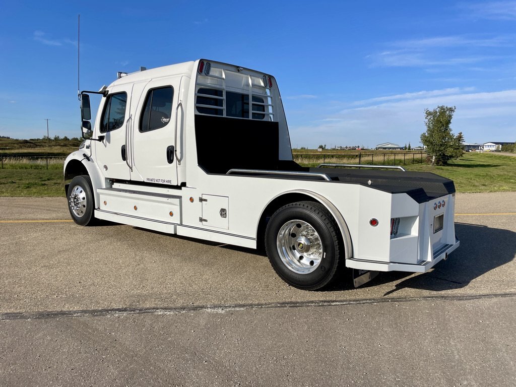 2018 Freightliner M2 106 Western Hauler Sport Chassis 4x2 Truck