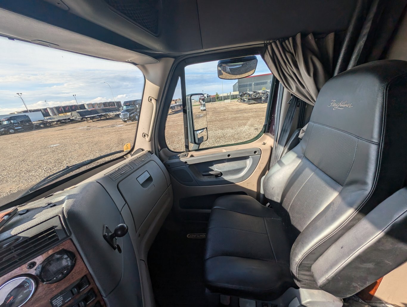 2017 Freightliner Cascadia 125 T/A Sleeper Truck Tractor