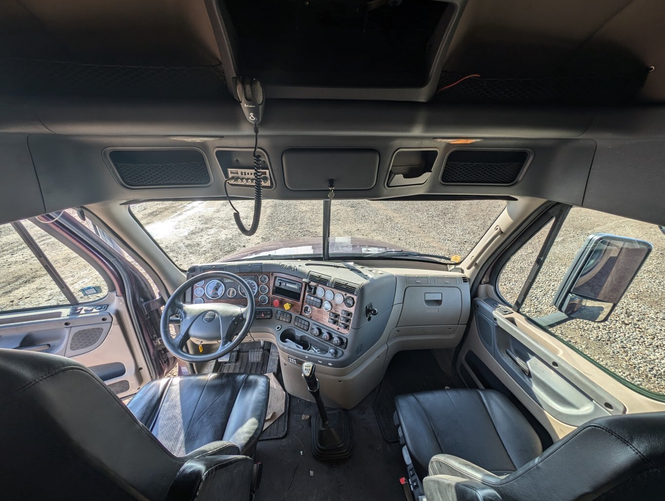 2017 Freightliner Cascadia 125 T/A Sleeper Truck Tractor