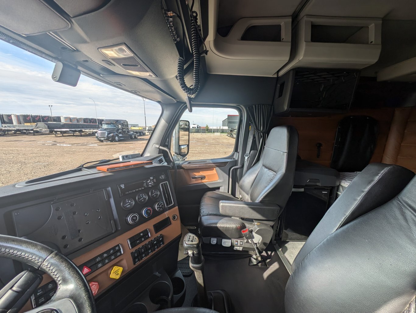 2019 Freightliner Cascadia 125 T/A Sleeper Truck Tractor