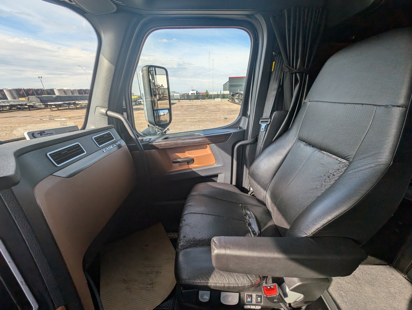 2019 Freightliner Cascadia 125 T/A Sleeper Truck Tractor