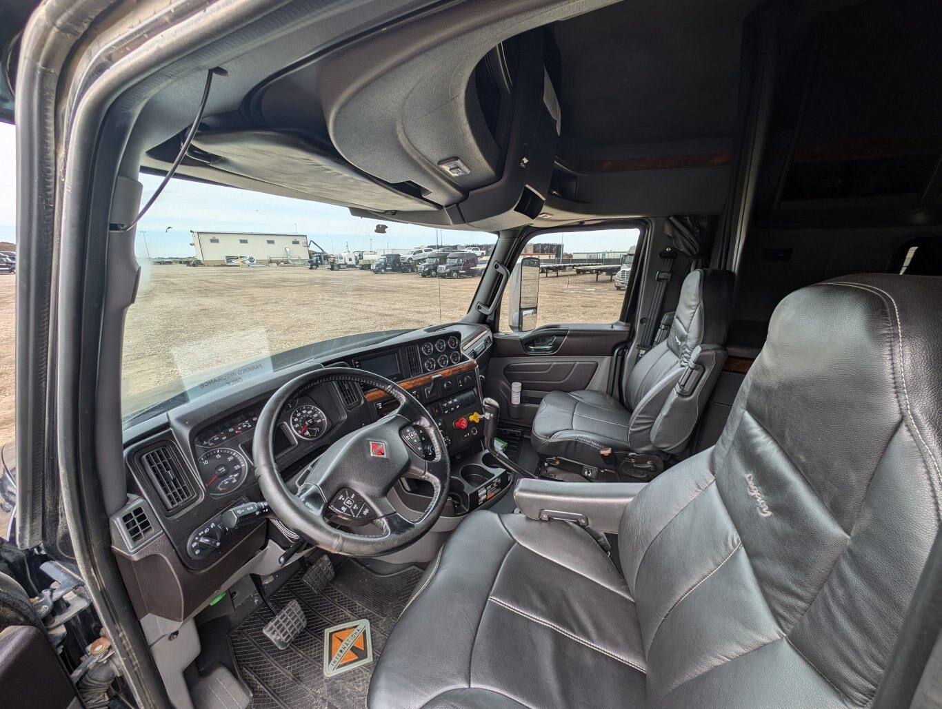 2019 International LT62F T/A Sleeper Truck Tractor