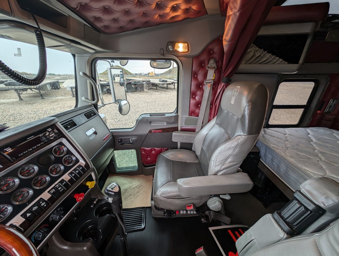 2019 Kenworth T800 Glider T/A Sleeper Truck Tractor