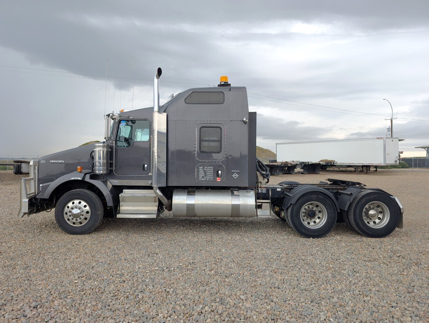 2019 Kenworth T800 Glider T/A Sleeper Truck Tractor